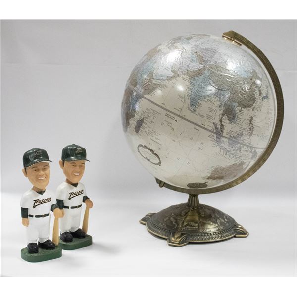 MISC BOX: WORLD GLOBE & 2X #40 CUDDYER TRAPPER