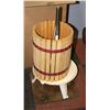 Image 1 : FRUIT PRESS