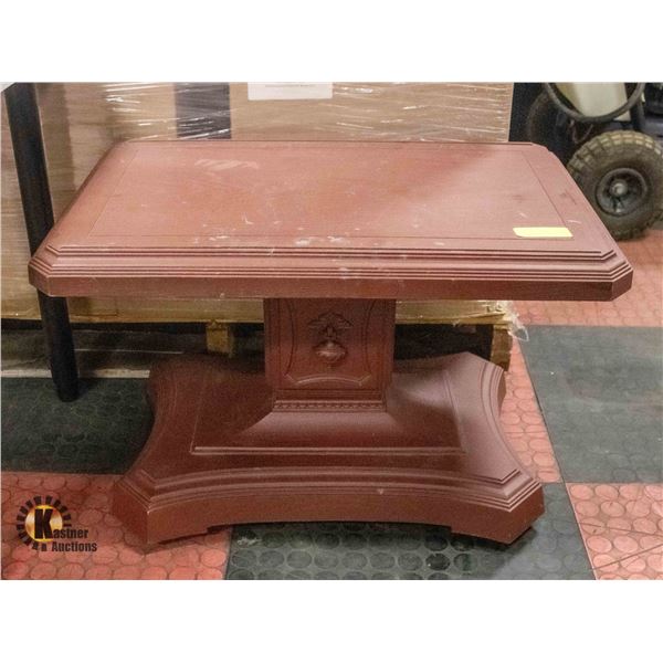 PLASTIC COFFEE TABLE