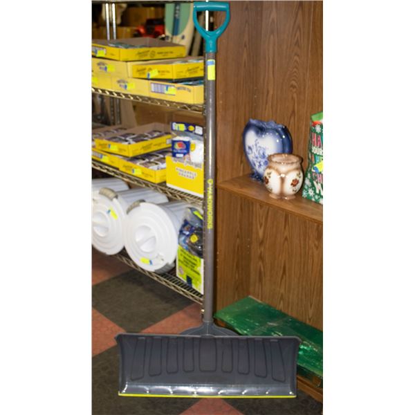 YARDWORKS SNOW SHOVEL