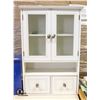 Image 1 : WHITE DECORATIVE CABINET