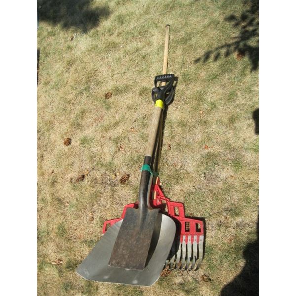 BUNDLE OF SHOVELS & RAKE