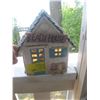 Image 2 : 2 DECORATIVE BEACH HOUSES & WALL MOUNT PADDLE COAT HANGER