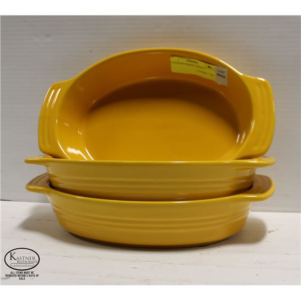 3 YELLOW BAKING TRAYS