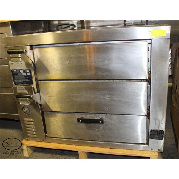 BAKERS PRIDE COUNTERTOP 2-DECK NAT. GAS PIZZA OVEN