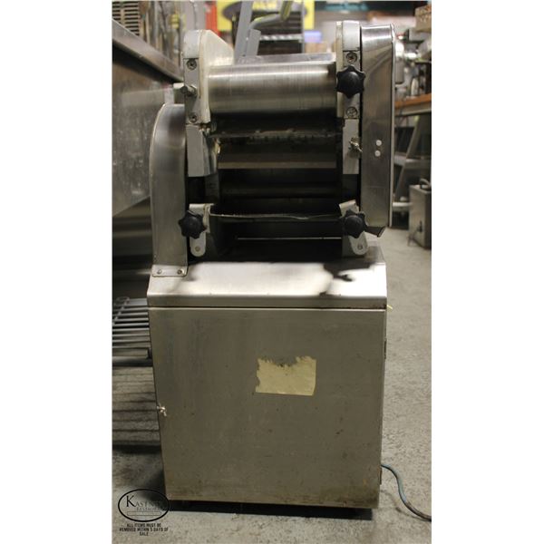 COMMERCIAL NOODLE ROLIING AND CUTTING MACHINE