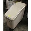 Image 1 : CAMBRO IBS20 ROLLING DRY INGREDIENT BINS W/LID