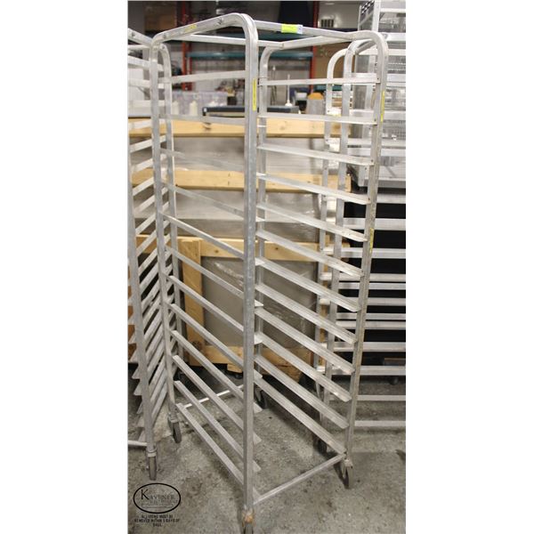 ALUMINUM BAKERS RACK APROX 21 X 26 X 68 Aluminum bakers rack aprox 21 x 26 x 68