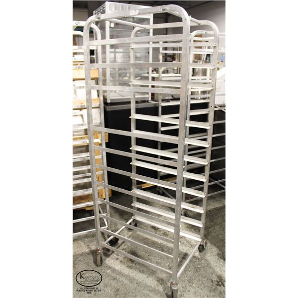 ALUMINUM BAKERS RACK APROX 21 X 26 X 68 Aluminum bakers rack aprox 21 x 26 x 68