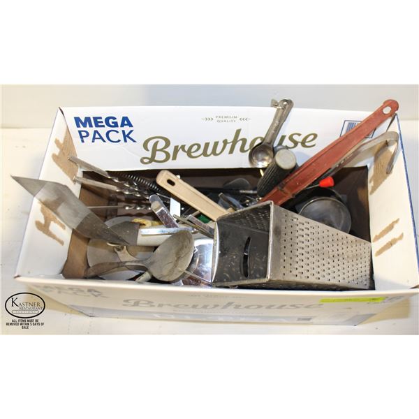 BOX OF ASSORTED KITCHENWARE