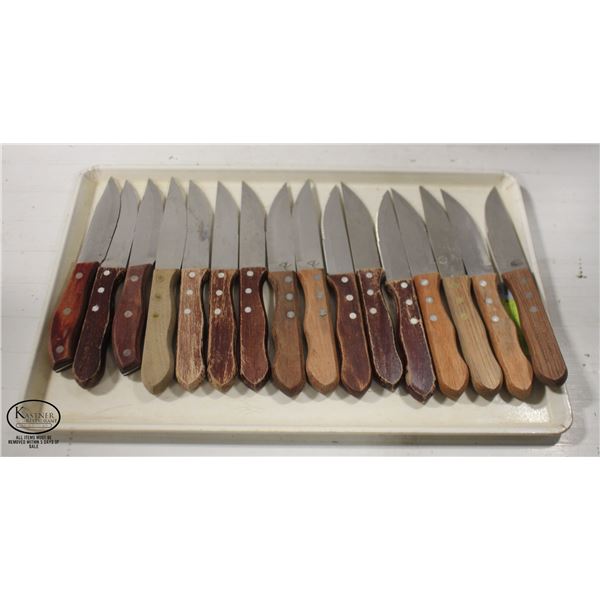 TRAY W/ 15 HEAVY DUTY STEAK KNIVES