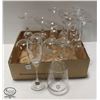 Image 1 : FLAT OF 18 ASSORTED WINE GLASSES