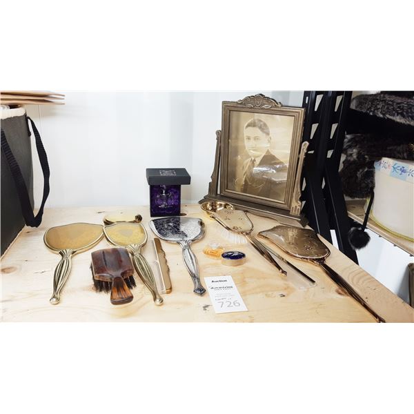 Crystal & Vanity Set Cat A