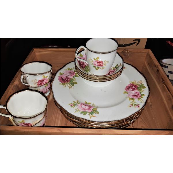 Royal Albert  'American Beauty' Cat A