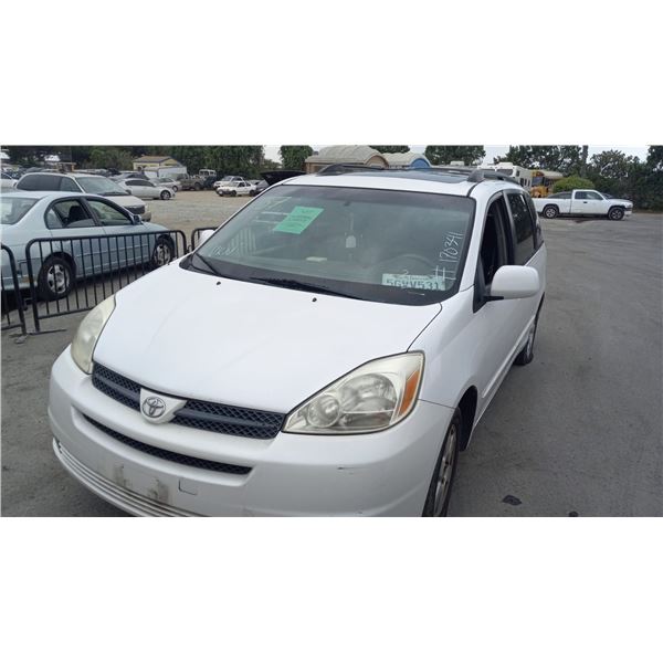2004 Toyota Sienna XLE 7 Passenger