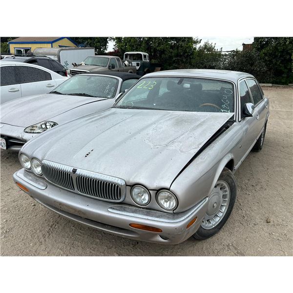 2000 Jaguar XJ-Series Vanden Plas