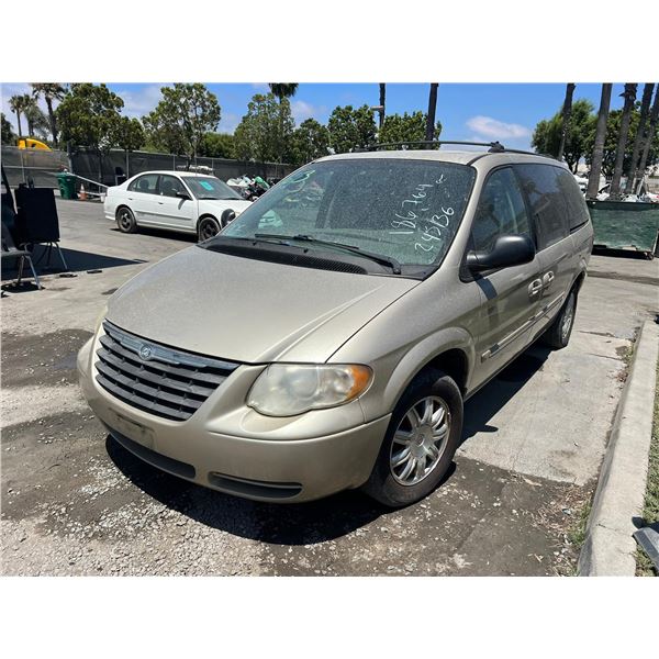 2005 Chrysler Town and Country Touring