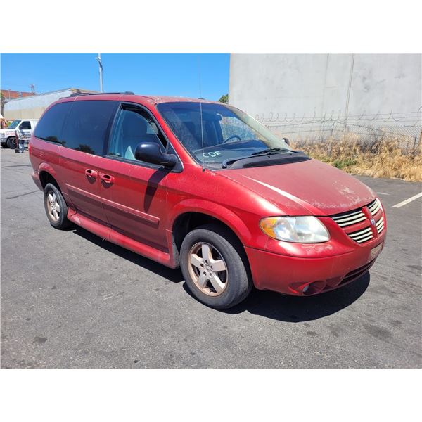 2005 Dodge Grand Caravan SXT