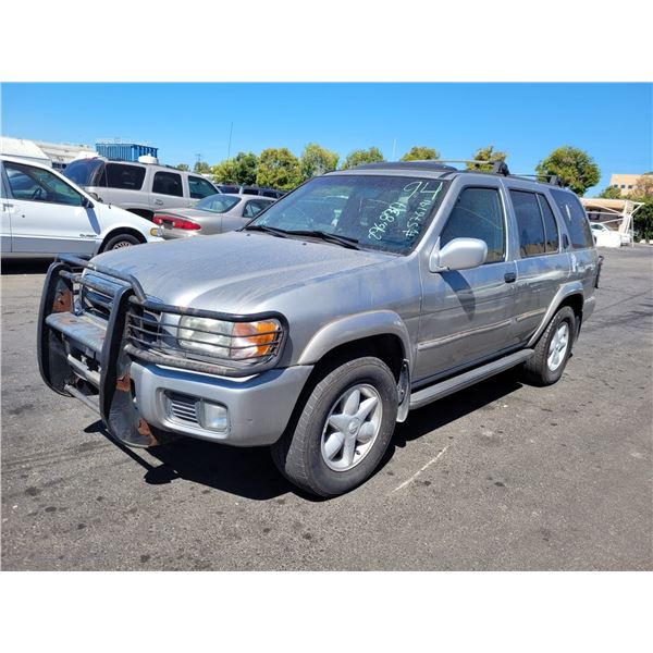 2001 Nissan Pathfinder SE