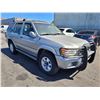 Image 2 : 2001 Nissan Pathfinder SE