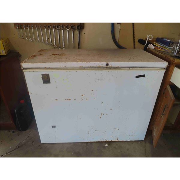 General Freezer Chest Freezer 35'' x 22'' x 44''