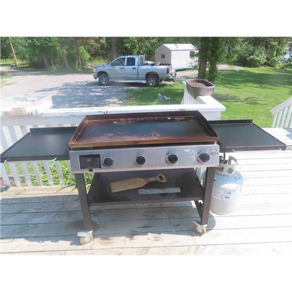 Pit Boss 4 Burner Propane Griddle with Tank 