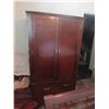 Image 10 : 5 Piece Solid Wood Bedroom Suite : Dresser 70'' x