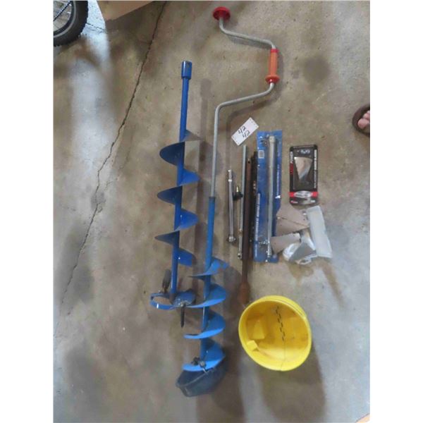 2 Manual Ice Augers and 5 Extensions and Blades