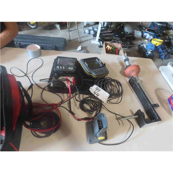 2 Fish Finders; Eagle Supa Pro LD, Hummingbird