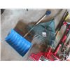 Image 3 : 2 Rakes, Shovel, 8' Branch Cutter, Weed Puller