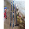 Image 1 : Nordic 80 Cross Country Skis, 2 Avenger Brooms