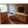 Image 1 : 3 Piece Bedroom Suite ; Dresser 46'' x 29 1/2'' 