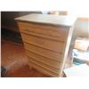 Image 8 : 3 Piece Bedroom Suite ; Dresser 46'' x 29 1/2'' 