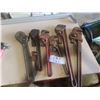 Image 1 : 6 Pipe + Crescent Wrenches