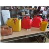 Image 1 : 4 Fuel / Gas Cans