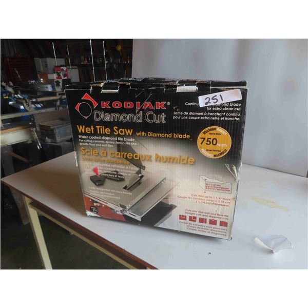 Kodiak Diamond Cut Wet Tile Saw with Diamond 