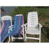 Image 2 : 3 Plastic Lounge Lawn Chairs, 2/3 Have Cushion