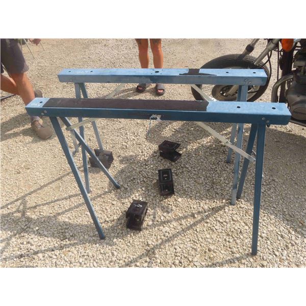 Mastercraft Folding Metal Saw Horse with 4 Saw