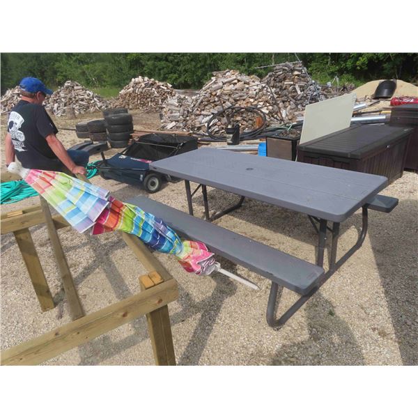 Lifetime Folding Picnic Table 11'' with Umbrella