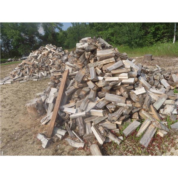 Poplar Cut / Split Wood Approx 1 1/2 - 2 Cords