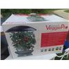 Image 2 : Aero Garden Veggie Pro Indoor Garden, Chili 