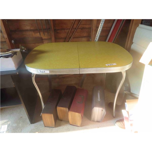 Retro Chrome Leg Table 30'' x 42'' x 30''