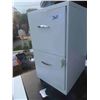 Image 2 : 2 Drawer Metal Filing Cabinet with Key 24'' x 18''