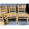 Image 2 : 8 MAPLE COMMERCIAL RESTAURANT CHAIRS