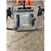 Image 2 : Husqvarna ST 224 Snowblower