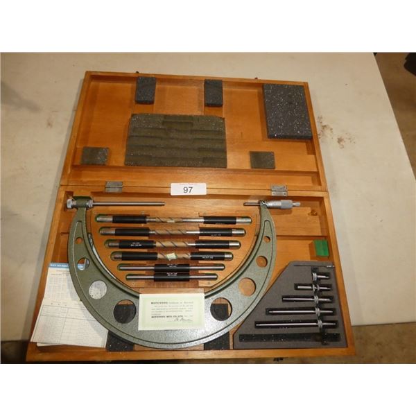 Mitutoyo Micrometer  w/ interchangeable anvils