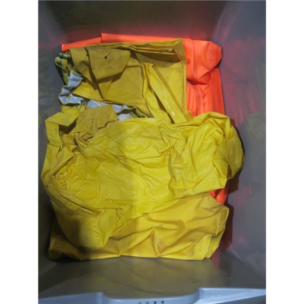 rain wear (L)