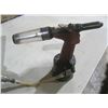 Image 1 : air riveter