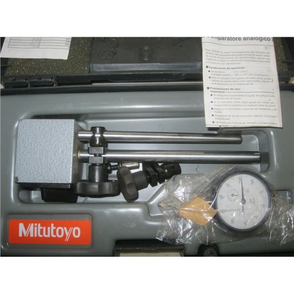 Mitutoyo dial indicator and magnetic stand