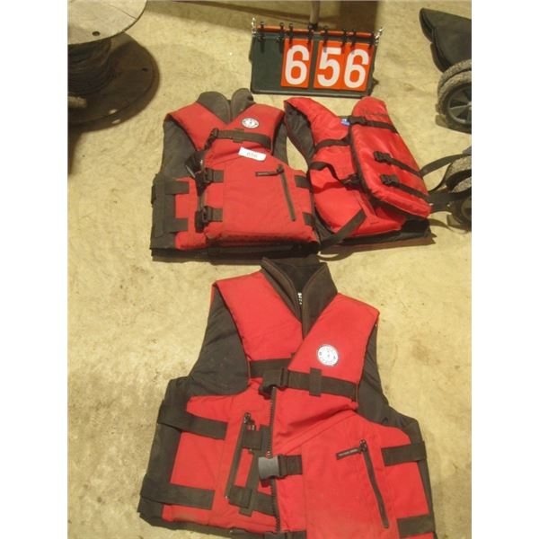 life jackets (XXL, M, adult)